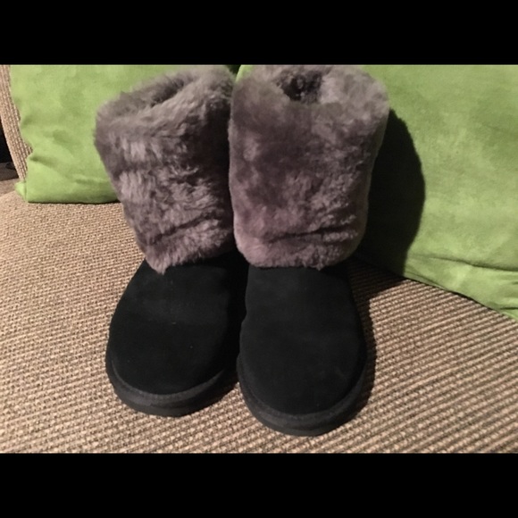 UGGS Authentic 💯 - Picture 5 of 6